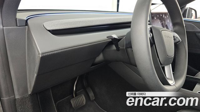Tesla Model Y 2026 — photo 27