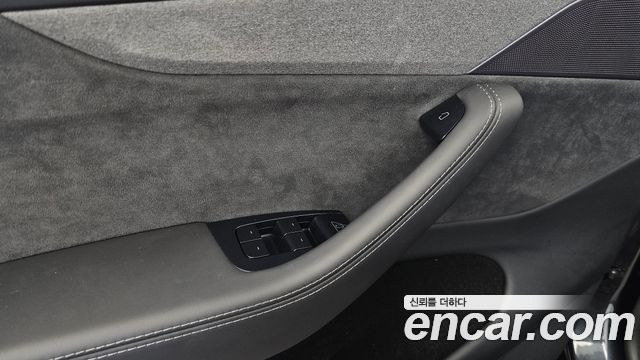 Tesla Model Y 2026 — photo 28