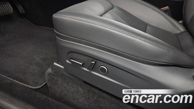 Tesla Model Y 2026 — photo 33