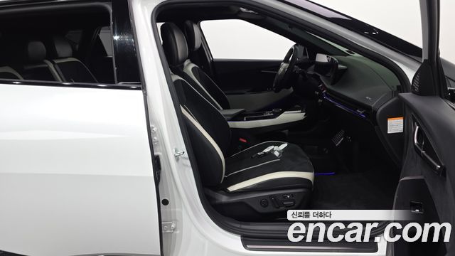 Kia EV6 2025 — photo 16