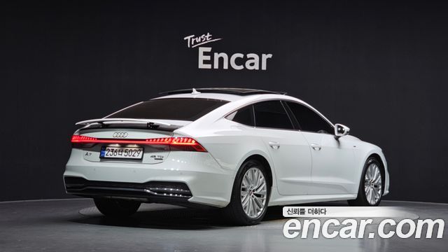 Audi A7 2021 — photo 2