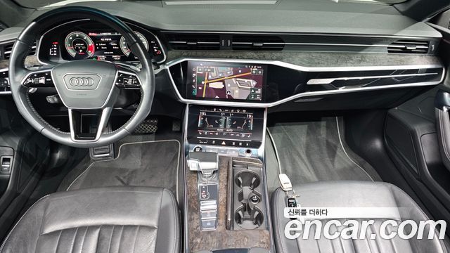 Audi A7 2021 — photo 10