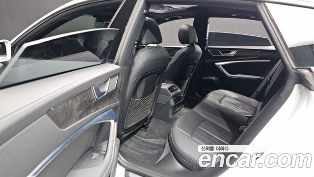 Audi A7 2021 — photo 18