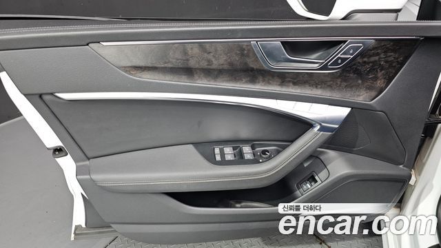 Audi A7 2021 — photo 14