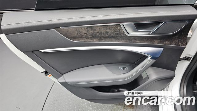 Audi A7 2021 — photo 15