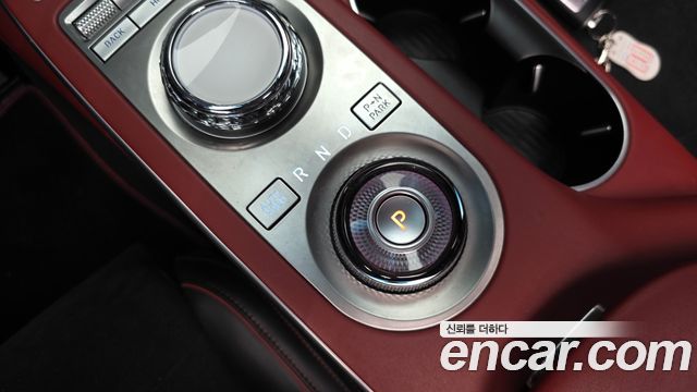 Genesis GV70 2022 — photo 12