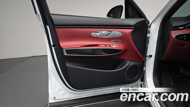 Genesis GV70 2022 — photo 14