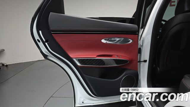 Genesis GV70 2022 — photo 15