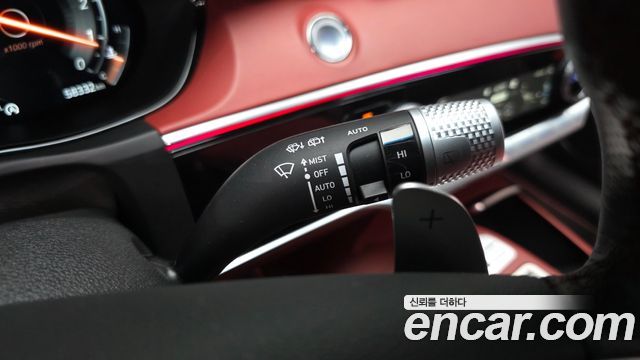 Genesis GV70 2022 — photo 30