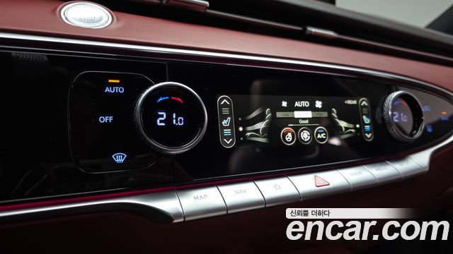 Genesis GV70 2022 — photo 34