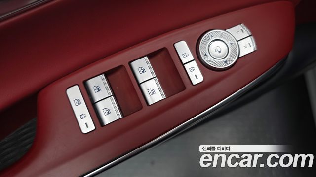 Genesis GV70 2022 — photo 37
