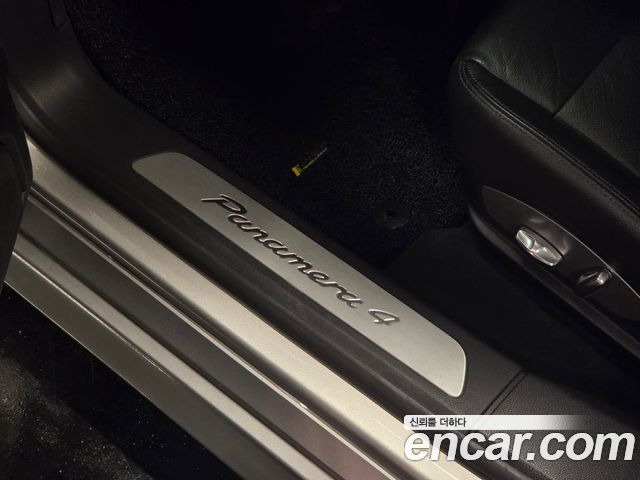 Porsche Panamera 2011 — photo 14