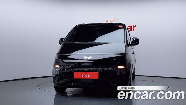 Hyundai Staria 2025 — photo 3