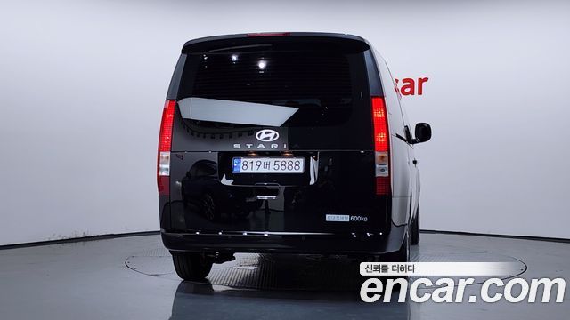 Hyundai Staria 2025 — photo 4