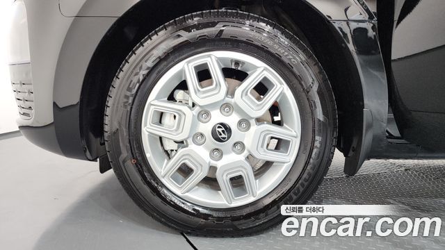 Hyundai Staria 2025 — photo 5