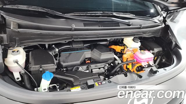 Hyundai Staria 2025 — photo 6