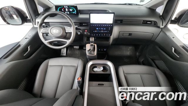 Hyundai Staria 2025 — photo 10