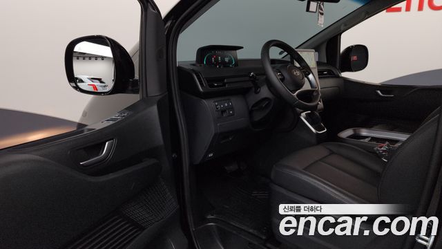 Hyundai Staria 2025 — photo 13