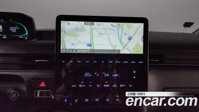 Hyundai Staria 2025 — photo 18