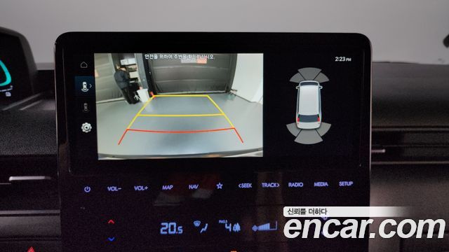 Hyundai Staria 2025 — photo 20