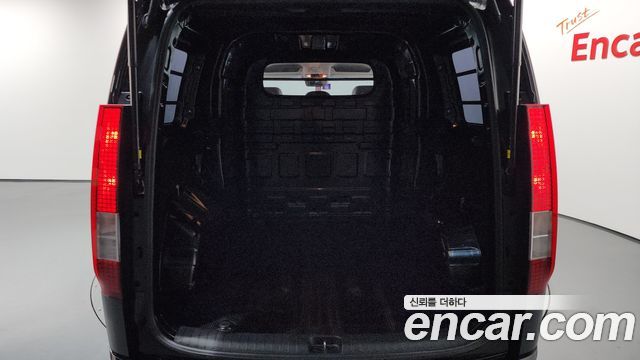 Hyundai Staria 2025 — photo 25