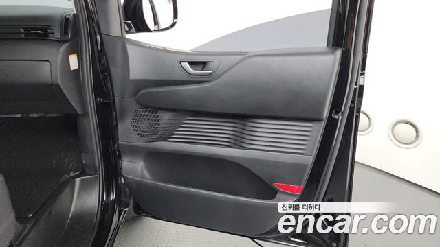 Hyundai Staria 2025 — photo 14