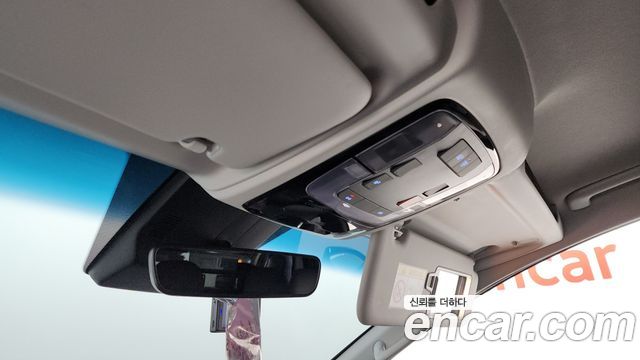 Hyundai Staria 2025 — photo 27