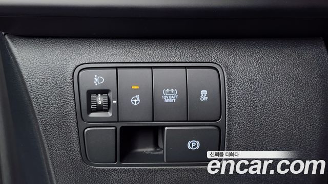 Hyundai Staria 2025 — photo 28