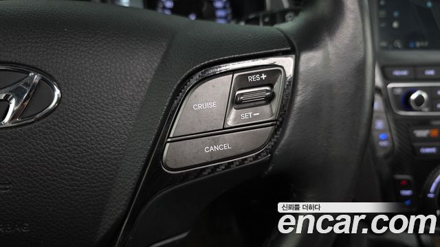 Hyundai Santafe 2016 — photo 23