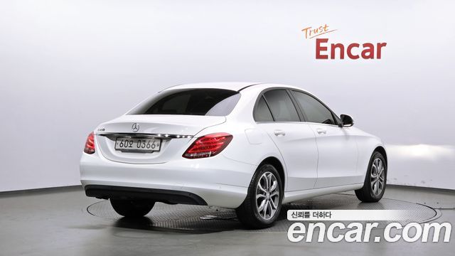 Mercedes-Benz C-Class 2017 — photo 2