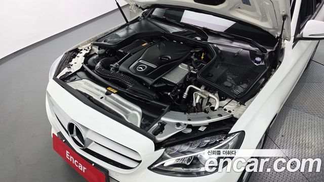 Mercedes-Benz C-Class 2017 — photo 6