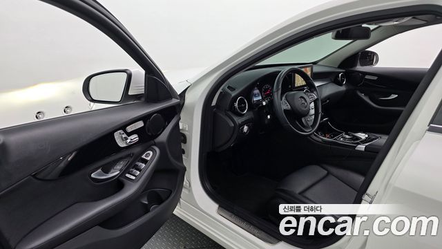 Mercedes-Benz C-Class 2017 — photo 10