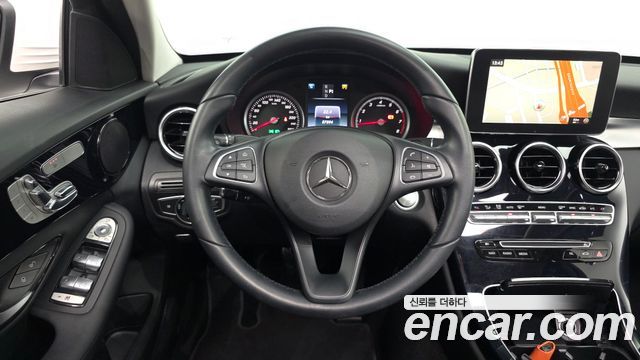 Mercedes-Benz C-Class 2017 — photo 12