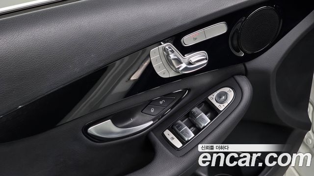 Mercedes-Benz C-Class 2017 — photo 16