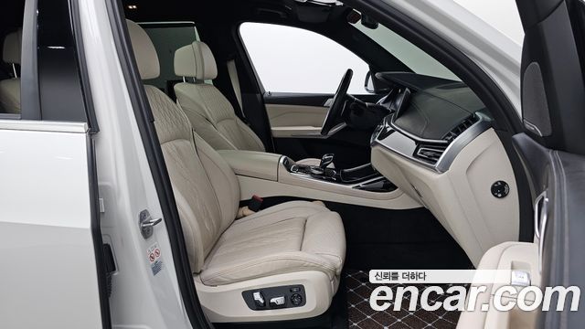 BMW X7 2022 — photo 17