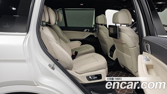 BMW X7 2022 — photo 18