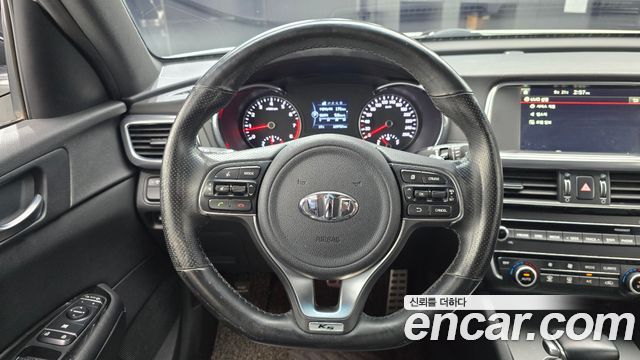 Kia K5 2017 — photo 19