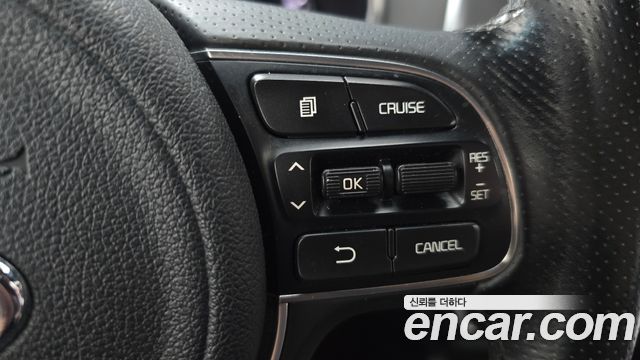 Kia K5 2017 — photo 24