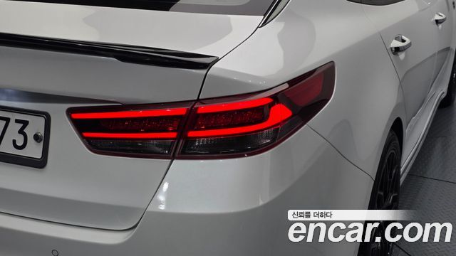 Kia K5 2017 — photo 9