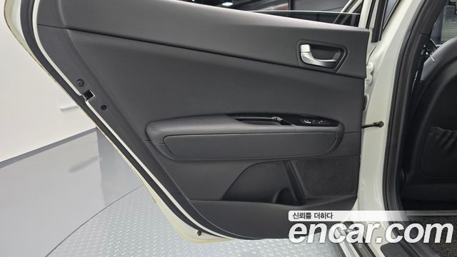 Kia K5 2017 — photo 15