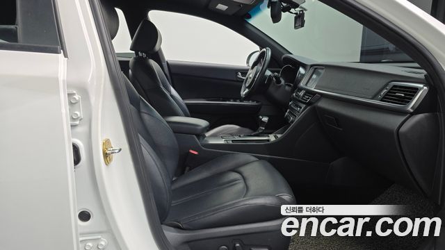 Kia K5 2017 — photo 16