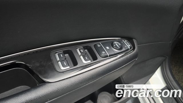 Kia K5 2017 — photo 28