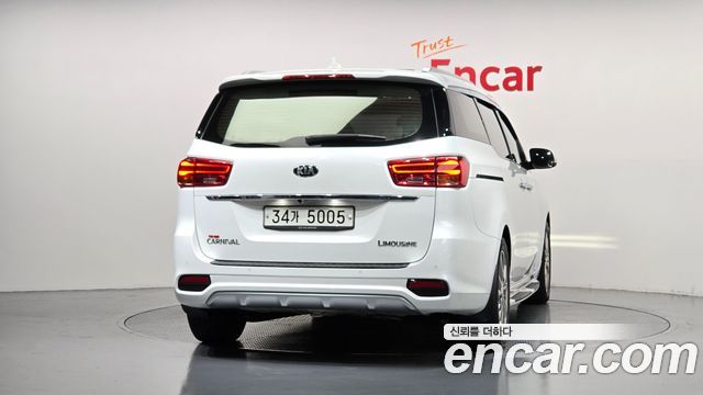Kia Canival 2019 — photo 4