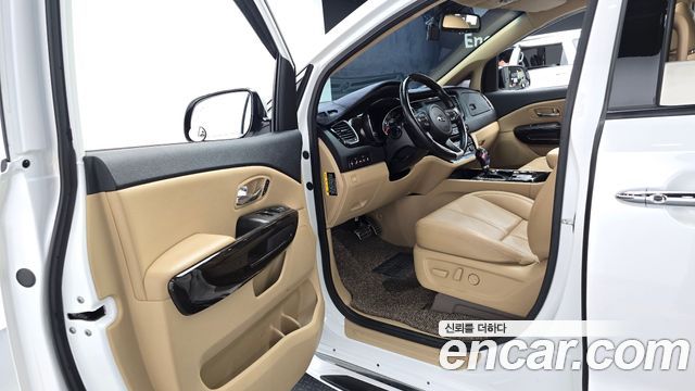 Kia Canival 2019 — photo 11