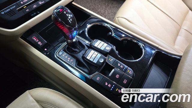 Kia Canival 2019 — photo 16