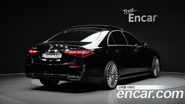 Mercedes-Benz S-Class 2023 — photo 2