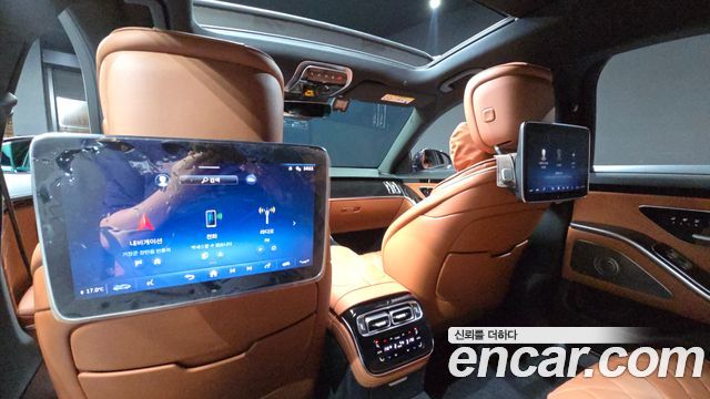 Mercedes-Benz S-Class 2023 — photo 18