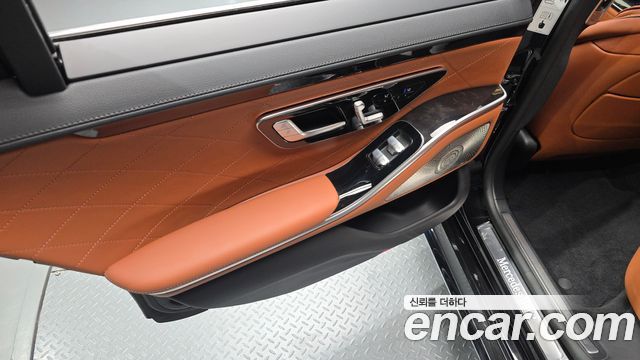 Mercedes-Benz S-Class 2023 — photo 15