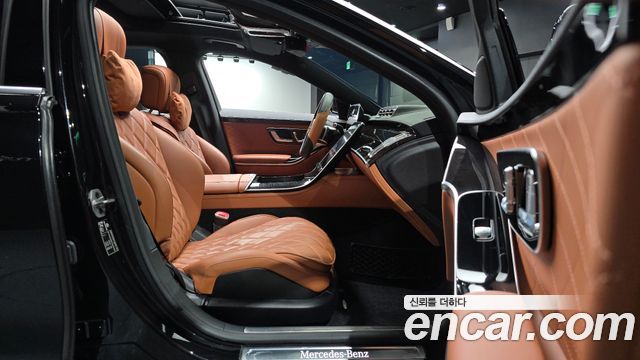 Mercedes-Benz S-Class 2023 — photo 16
