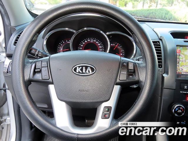 Kia Sorento 2012 — photo 8